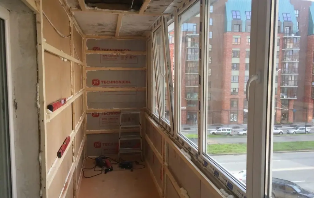 Vecino se burló de mi aislamiento de balcón, ahora pide el plano: +4 grados sin gastar un céntimo