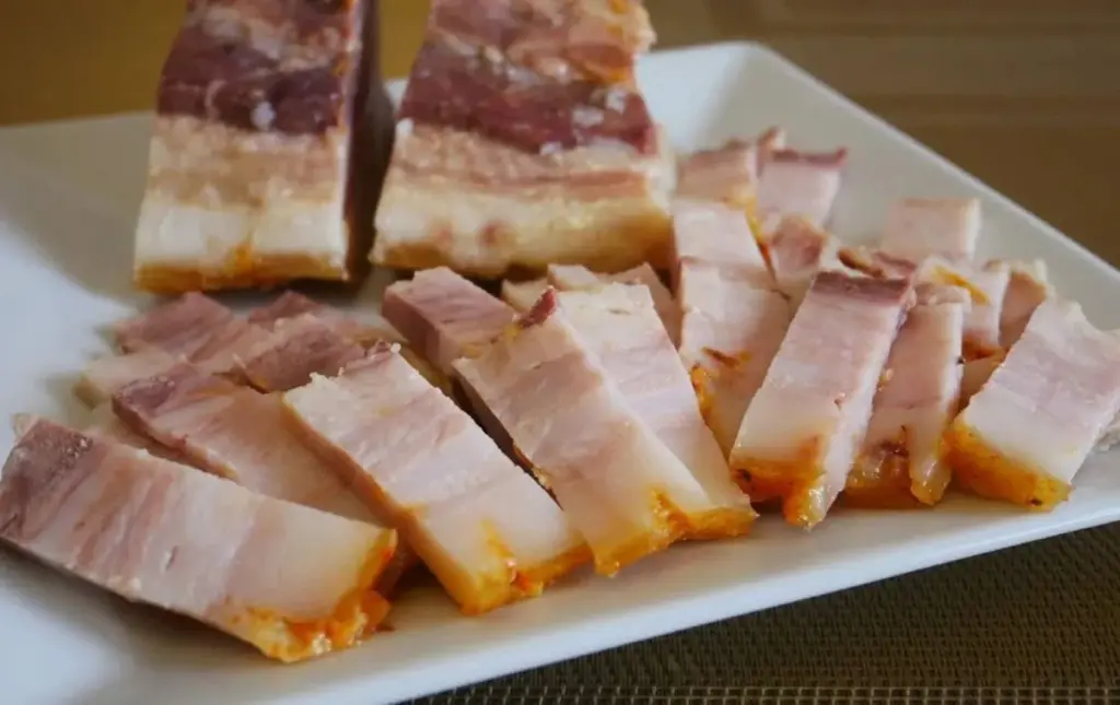 2 trucos del color de la manteca de cerdo que delatan a una cerda vieja en el mercado