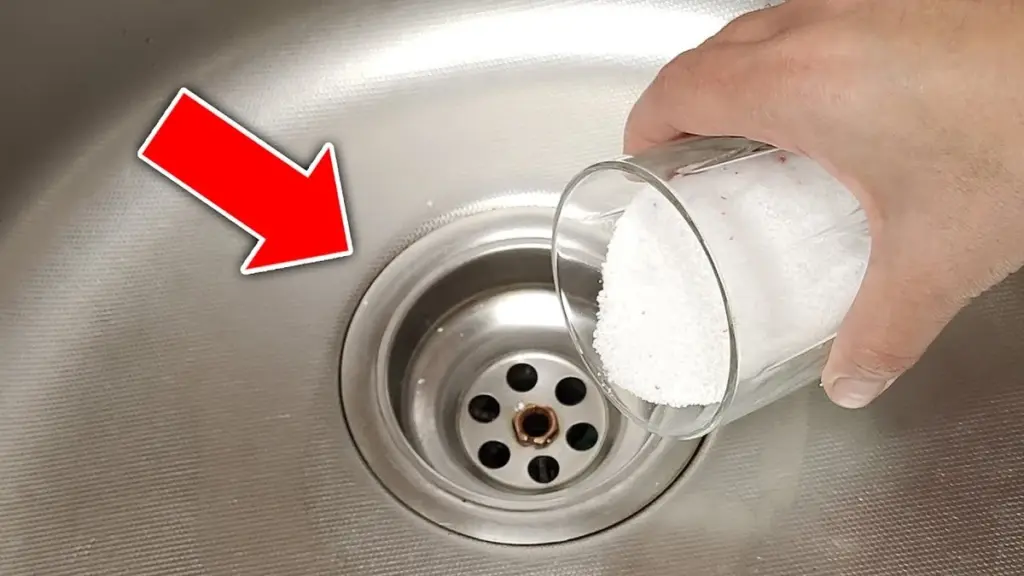 3 remedios caseros para desatascar tuberías que los fontaneros recomiendan