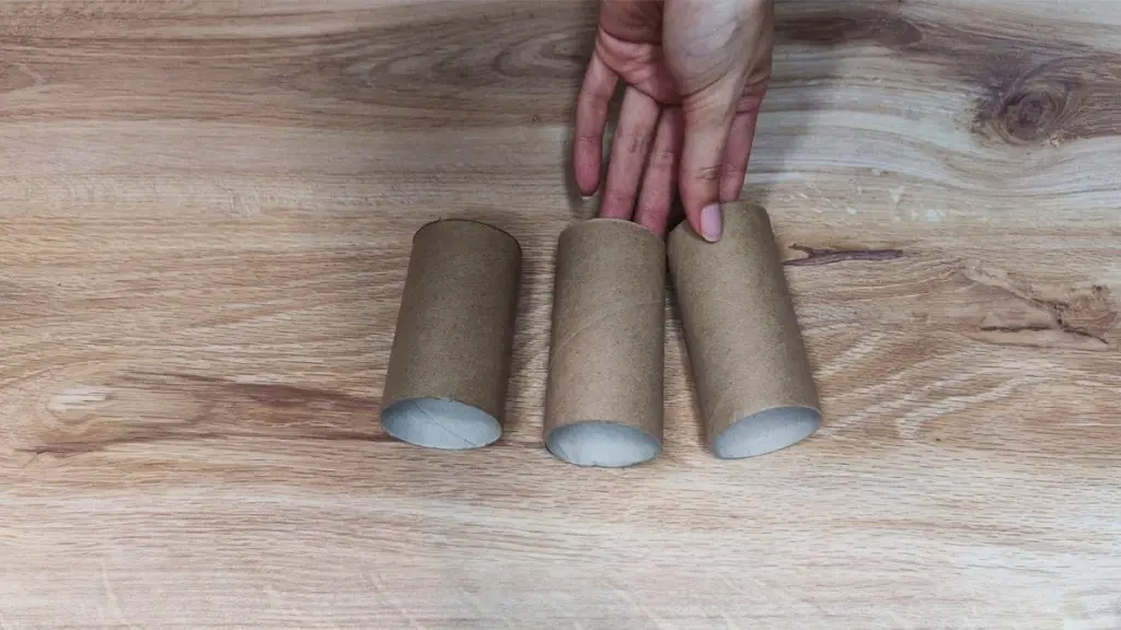 3 trucos con tubos de cartón que ordenarán tu escritorio