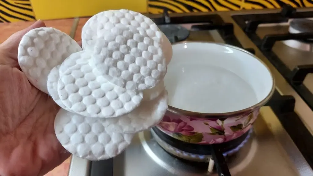 6 usos sorprendentes de los discos de algodón que tus abuelos ya conocían