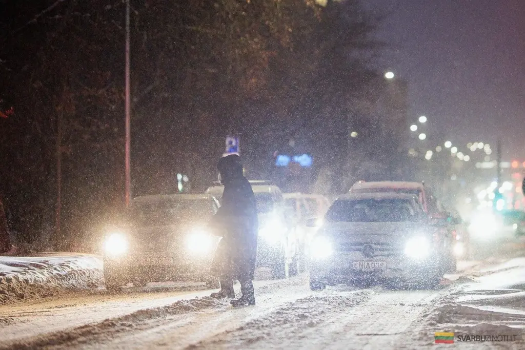 Costo de la calefacción golpea a los más vulnerables: el dinero no alcanza ni para ropa, falta comida