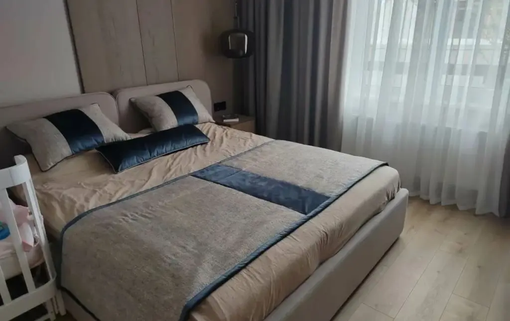 Dos movimientos simples para doblar una sábana bajera perfectamente