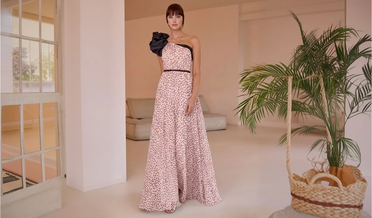 El secreto de las mujeres para un vestido de gala que nunca se abre: el truco que todas desconocen - image 1