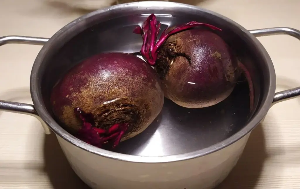 El secreto para cocinar remolacha vibrante: 1 cucharada revoluciona su color