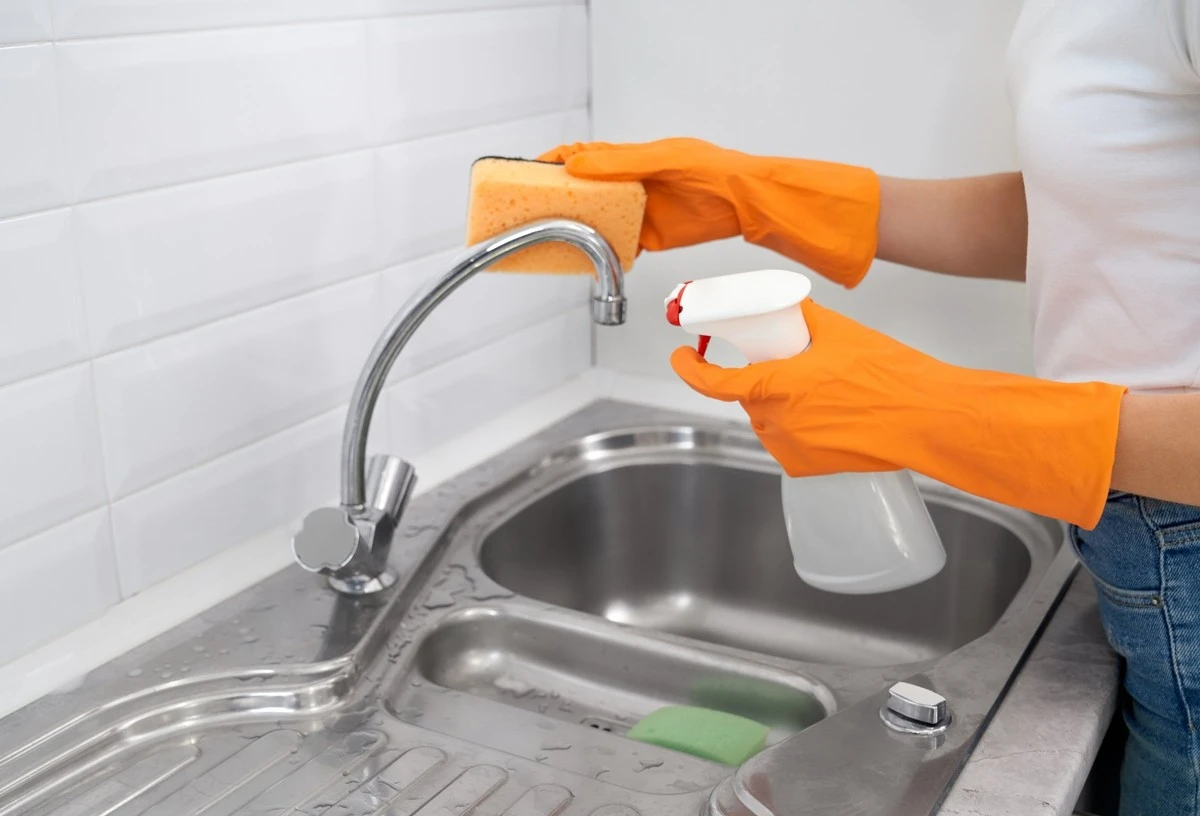 El truco de cocina que deja tu grifo libre de sarro por 7 días - image 1