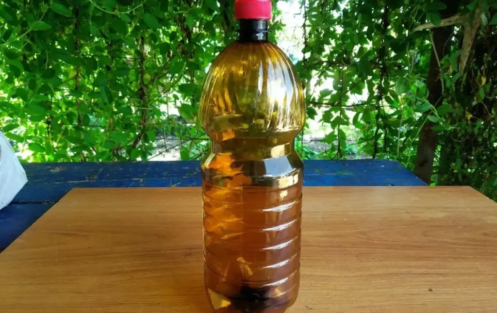 El truco de fontanero con una botella de plástico que desatasca fregaderos al instante (sin sosa)