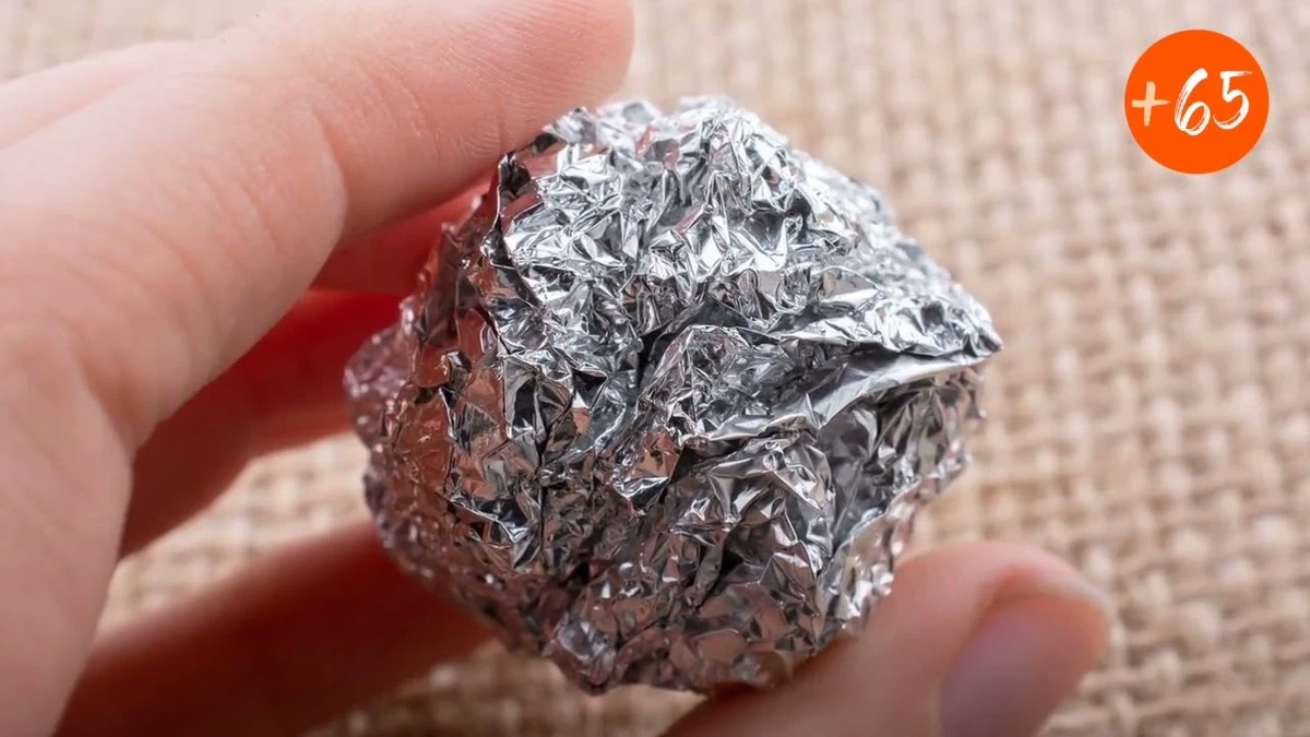 El truco del papel de aluminio en la lavadora que revolucionará tu colada - image 1