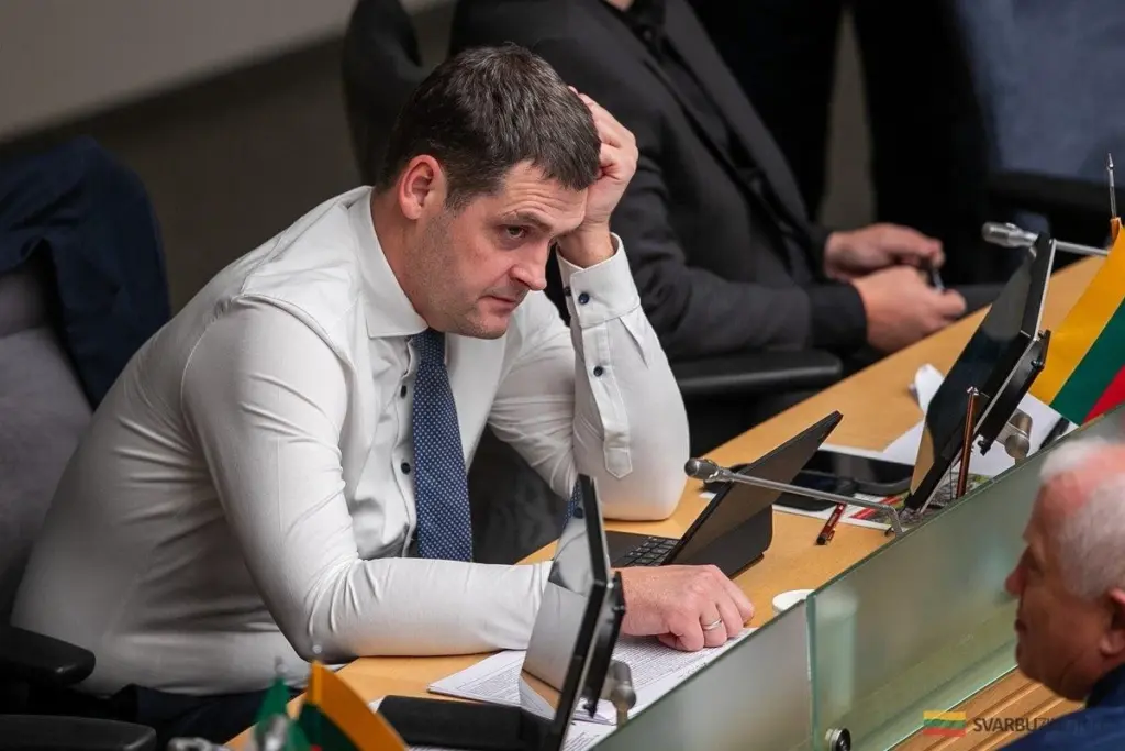 Gedvilas y el escándalo de la gasolina: ¿Amistad o influencia?