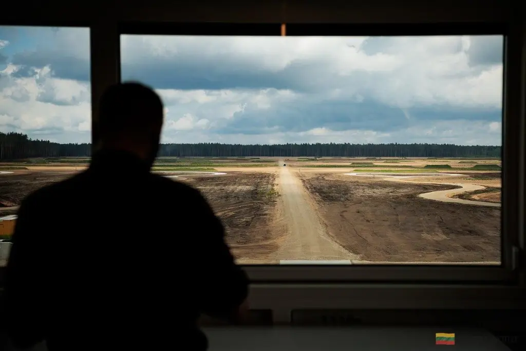 Investigan la carretera de Rūdninkų: millones gastados, calidad en duda