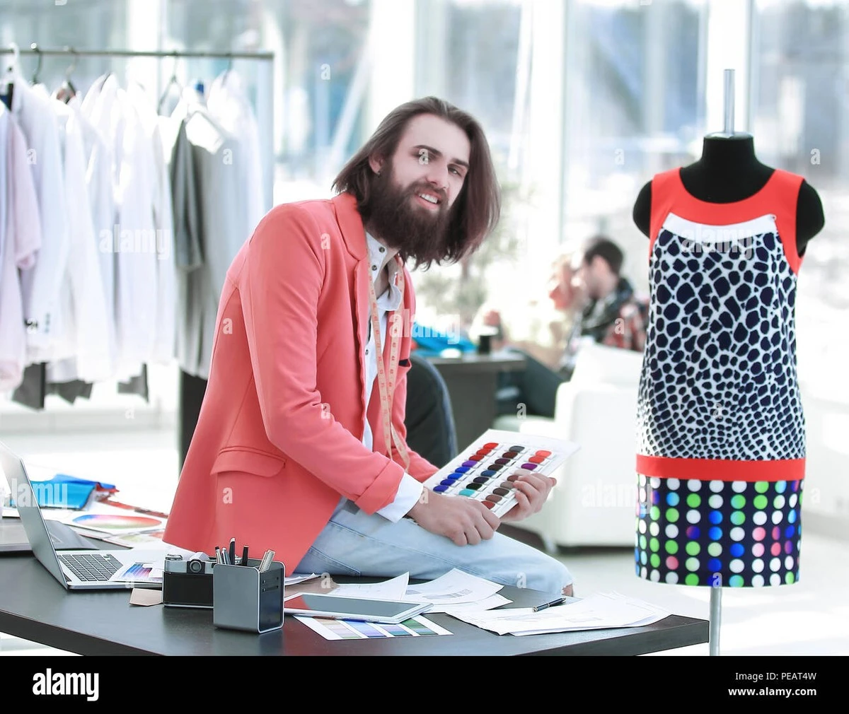 Juozas Statkevičius: cómo la influencia de su madre y su infancia en Kaunas moldearon su visión de la moda y su próxima colección - image 1