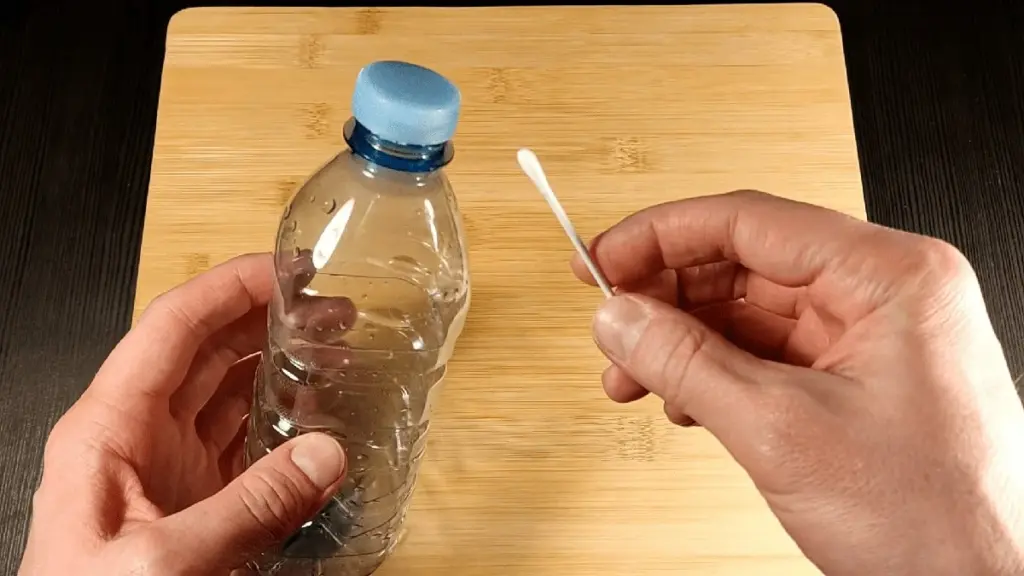 La botella que riega solas tus plantas por 5 minutos