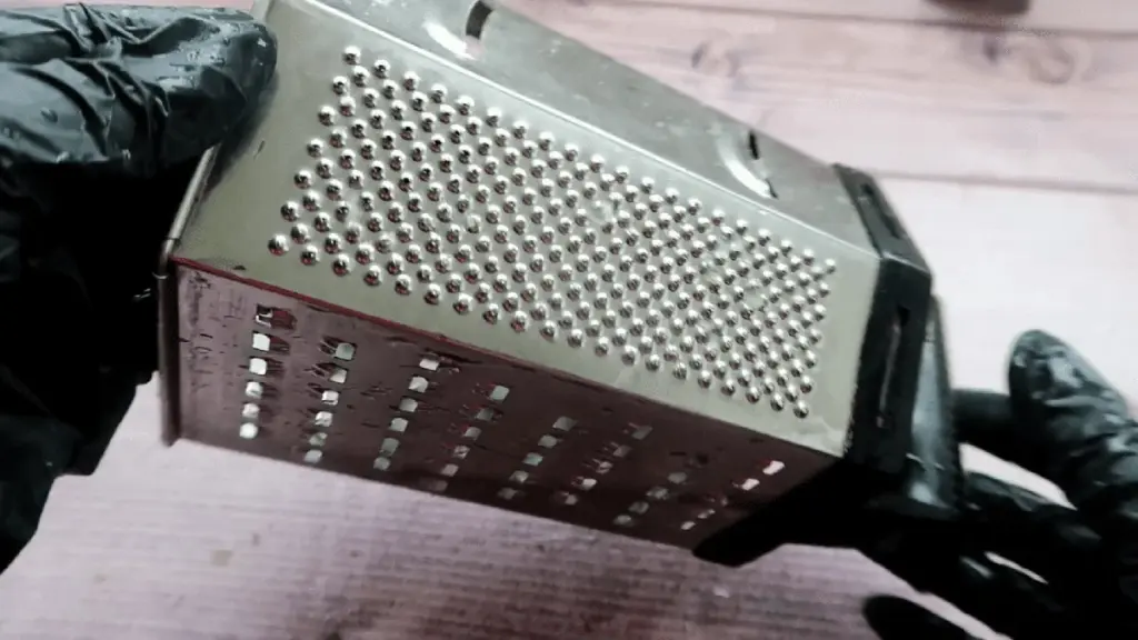 La cara "difícil" de tu rallador de queso tiene un truco que pocos conocen