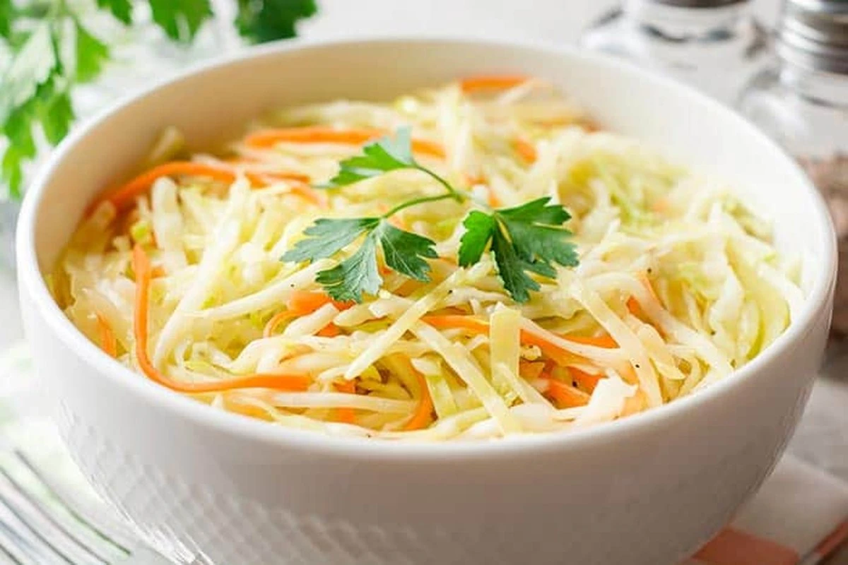 La ensalada de col que te hará olvidar todas las demás - image 1