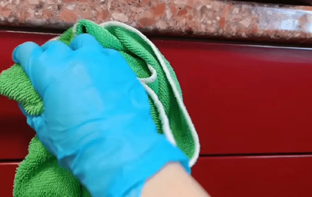 La fórmula secreta para una cocina reluciente: 4 ingredientes que dicen adiós a la grasa