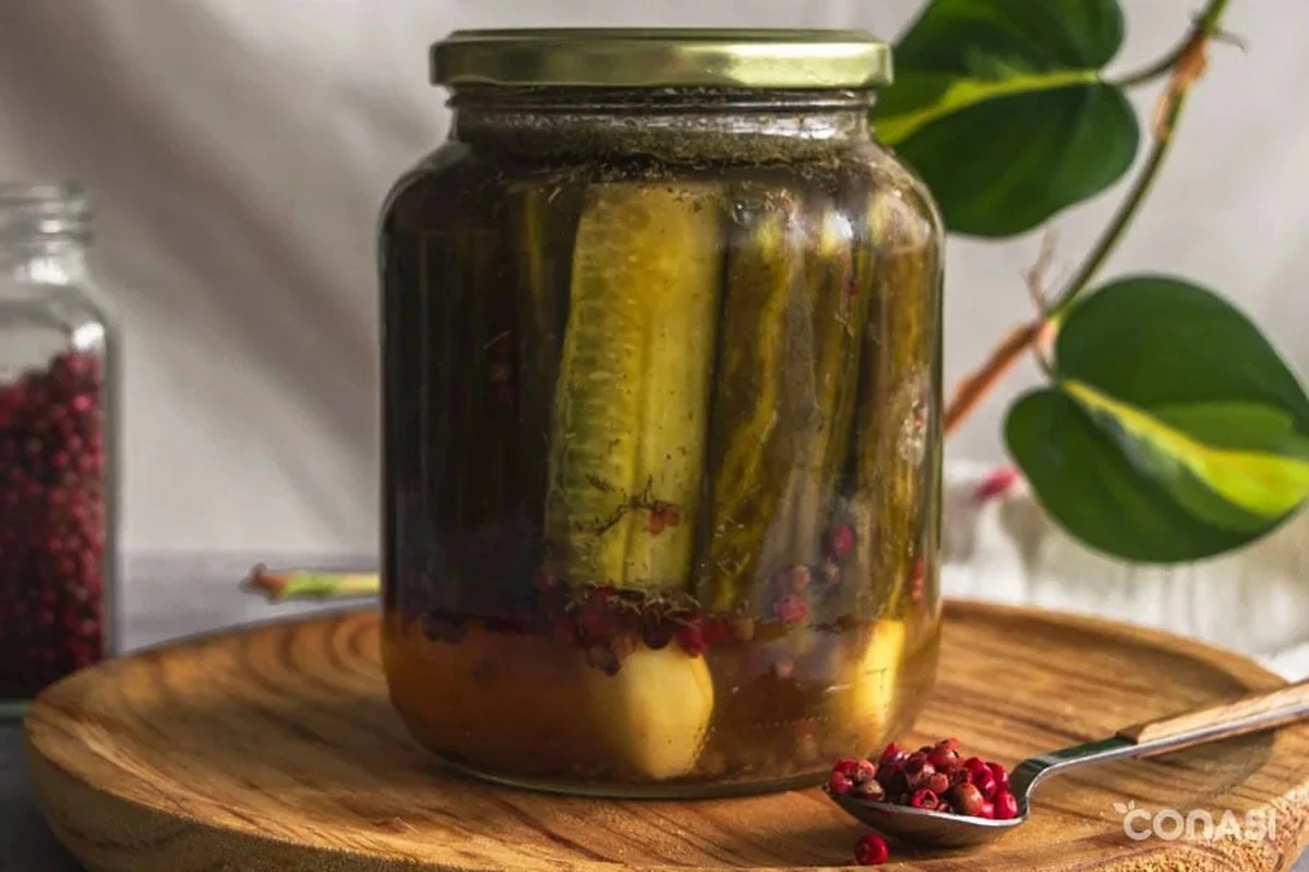 La salmuera de pepinillos: 3 usos geniales que las amas de casa ingeniosas aprovechan al máximo - image 1