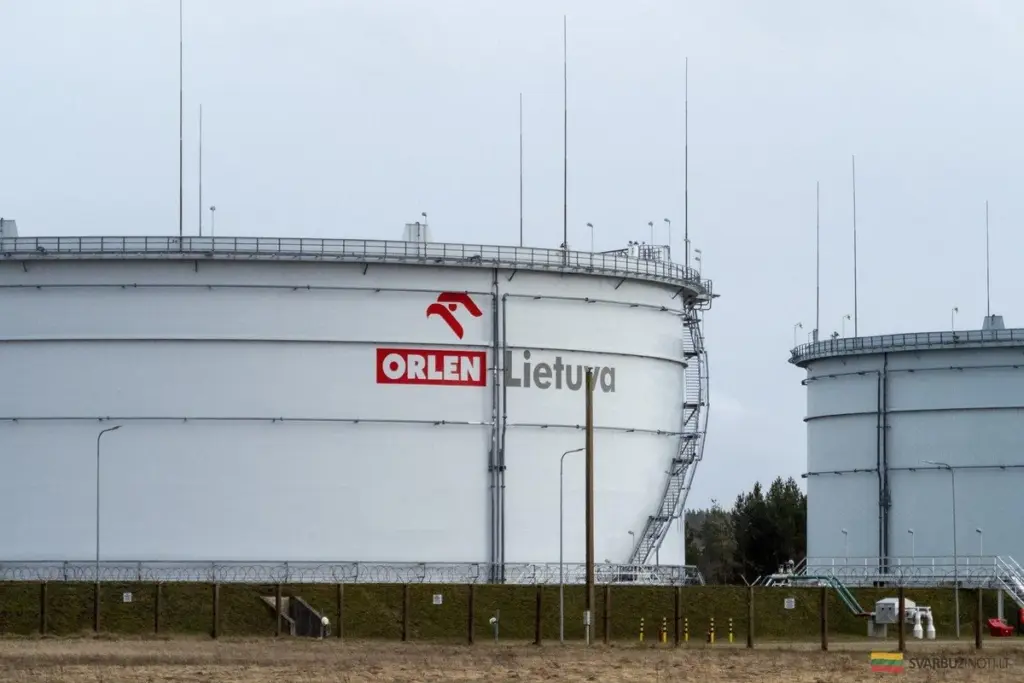 Orlen Lietuva: Orden Urgente de Liberar 12 Días de Reserva de Combustible para Estabilizar Precios