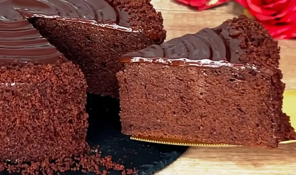 Pastel de chocolate casero: la receta económica que supera a las pastelerías