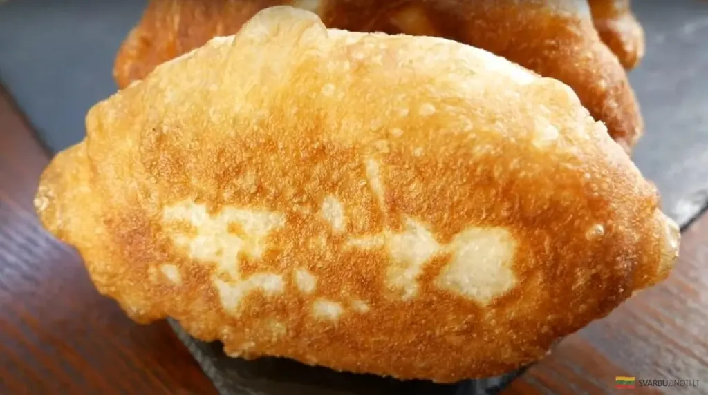 Pastelitos de masa hojaldre con champiñones: receta con mayonesa