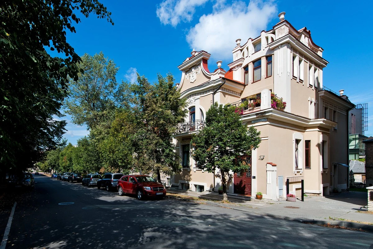¿Por qué ciudadanos rusos y bielorrusos compran propiedades cerca de bases militares en Lituania? El Seimas interviene. - image 1