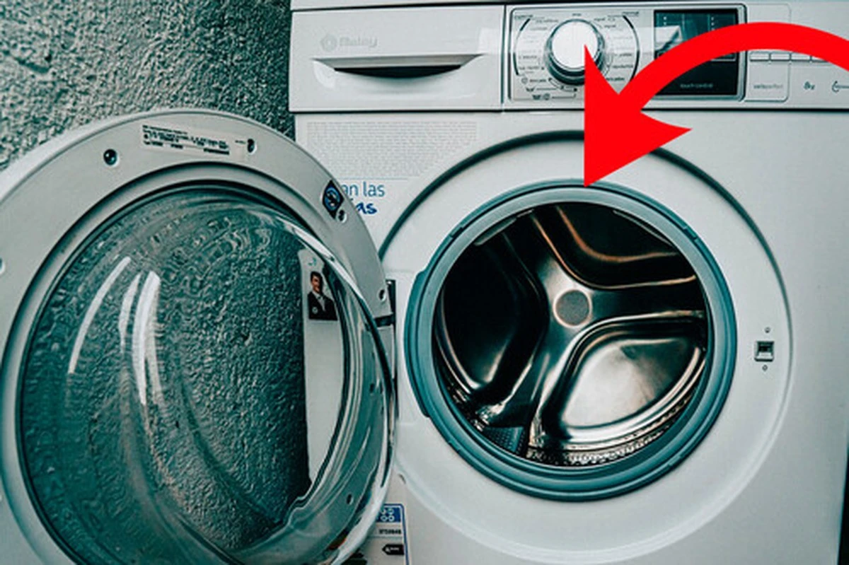 Por qué los técnicos de lavadoras insisten en dejar la puerta entreabierta: el truco para evitar malos olores y daños - image 1