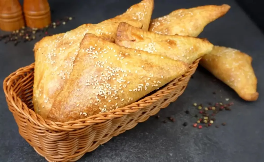 Samosas caseras de pollo jugoso: el truco secreto para una masa hojaldrada