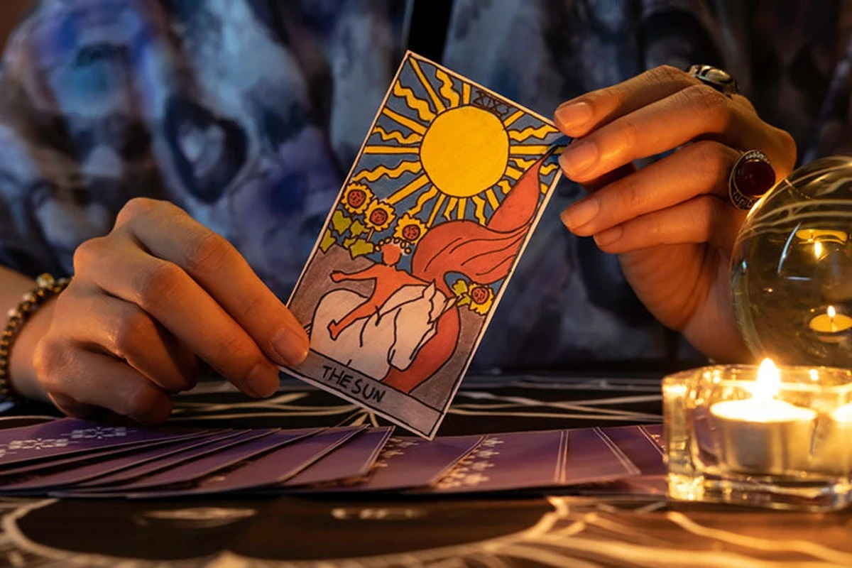 Tarot de Marzo 2026: Tu guía para cambios y descubrimientos inesperados - image 1