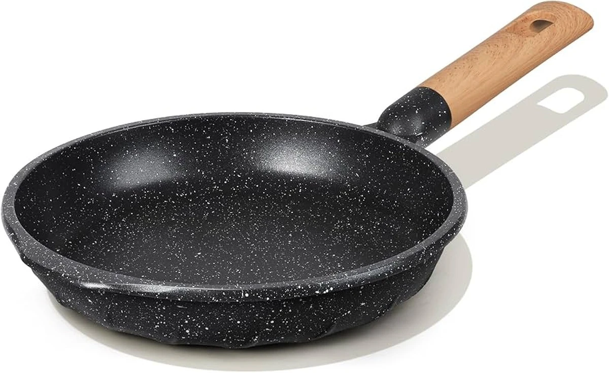 Un truco antes de cocinar que te salva la sartén de quemarse - image 1