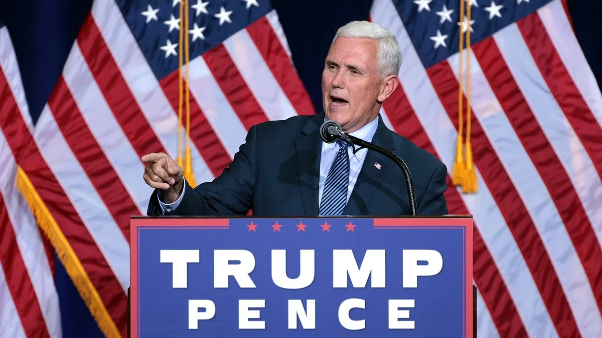 Mike Pence critica el fondo financiado con dinero público para los aliados de Trump